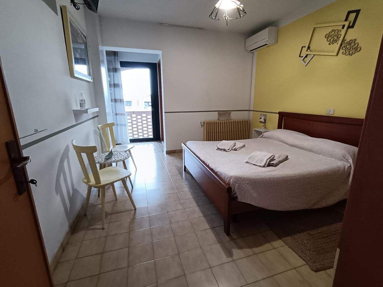 Brussa 340 Hotel Екстериор снимка