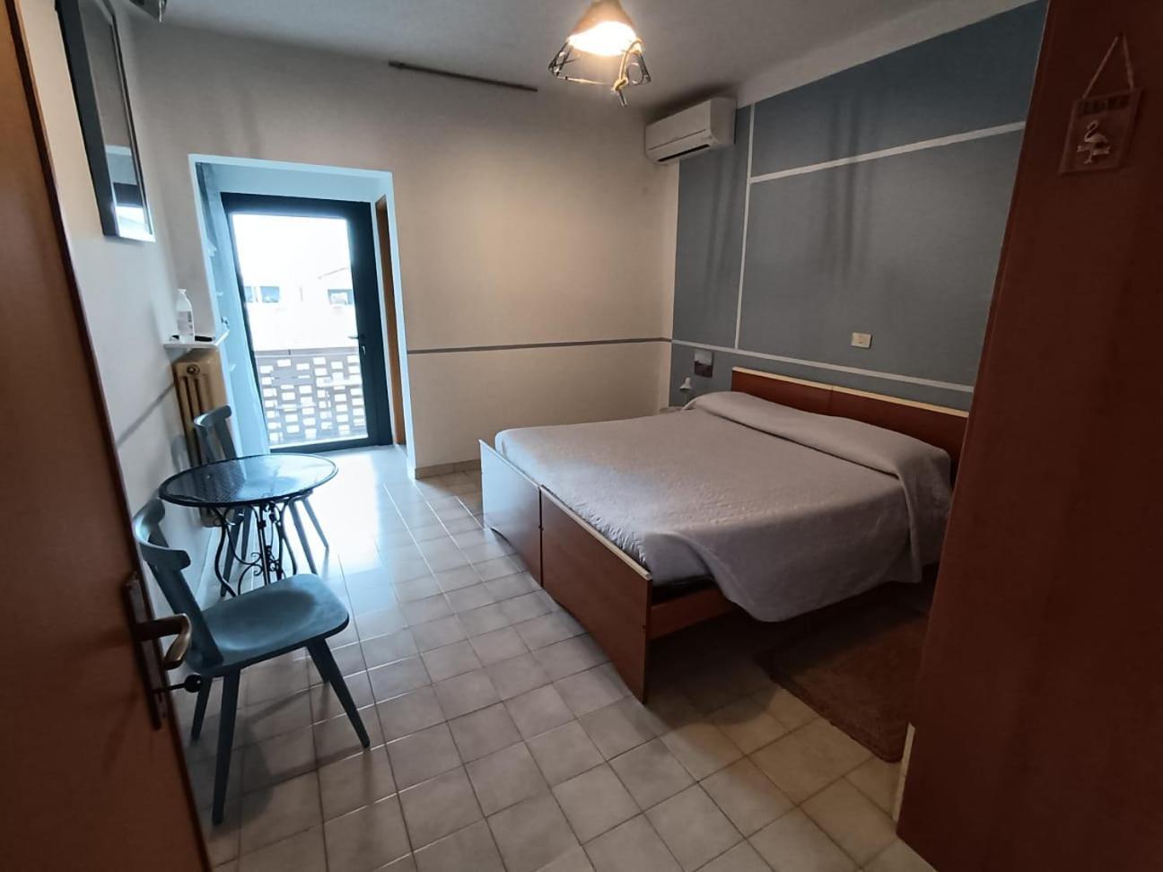 Brussa 340 Hotel Екстериор снимка